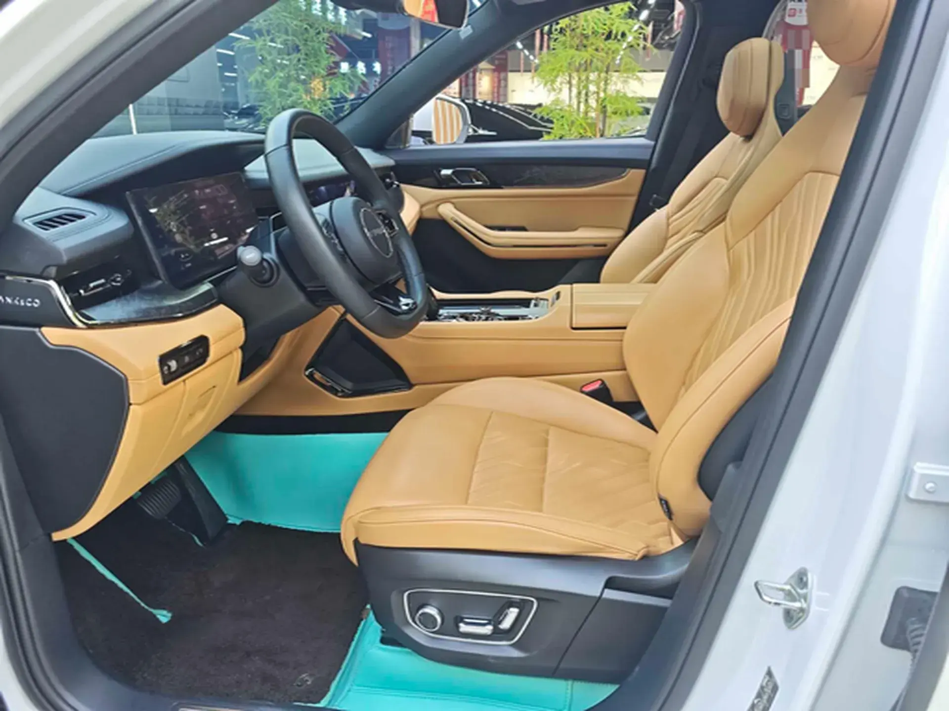 2021 LYNK&CO 09 thumbnail 2