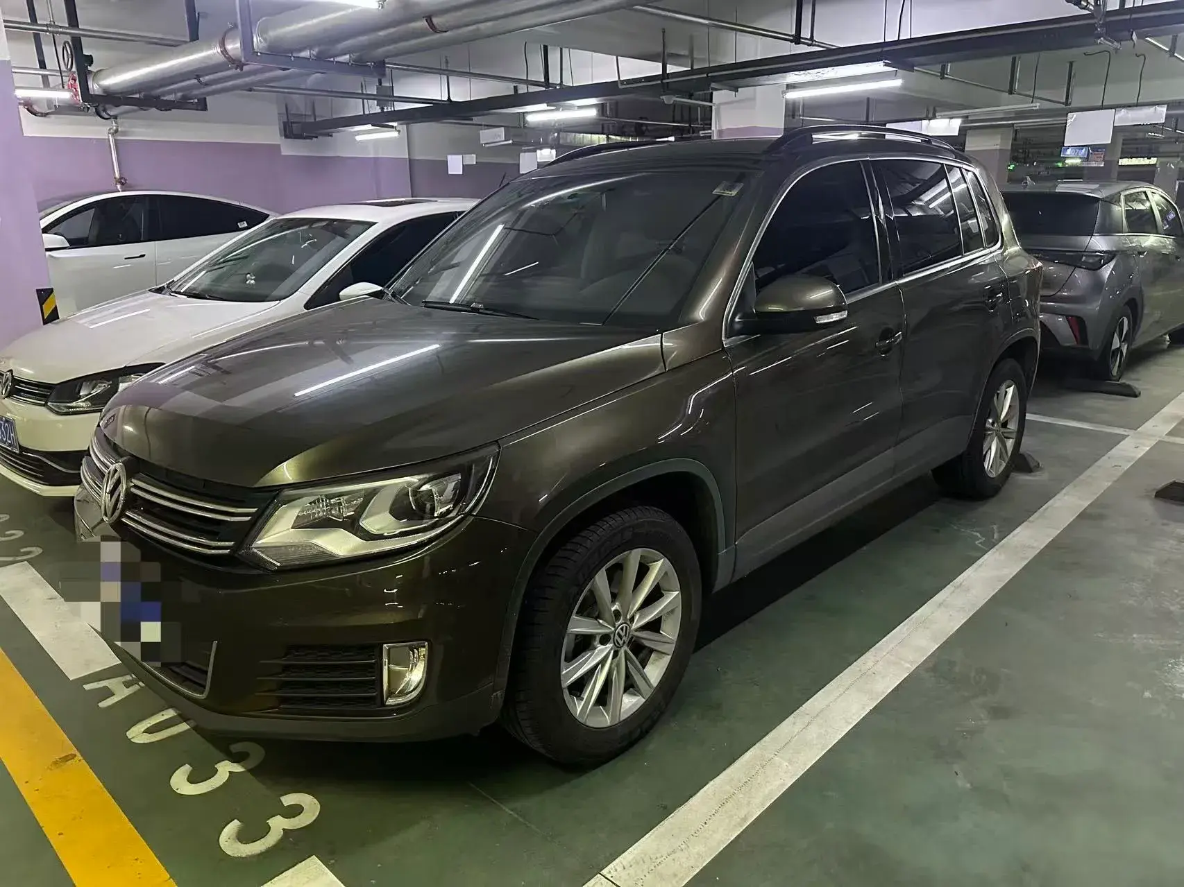 2016 VOLKSWAGEN TIGUAN view 1