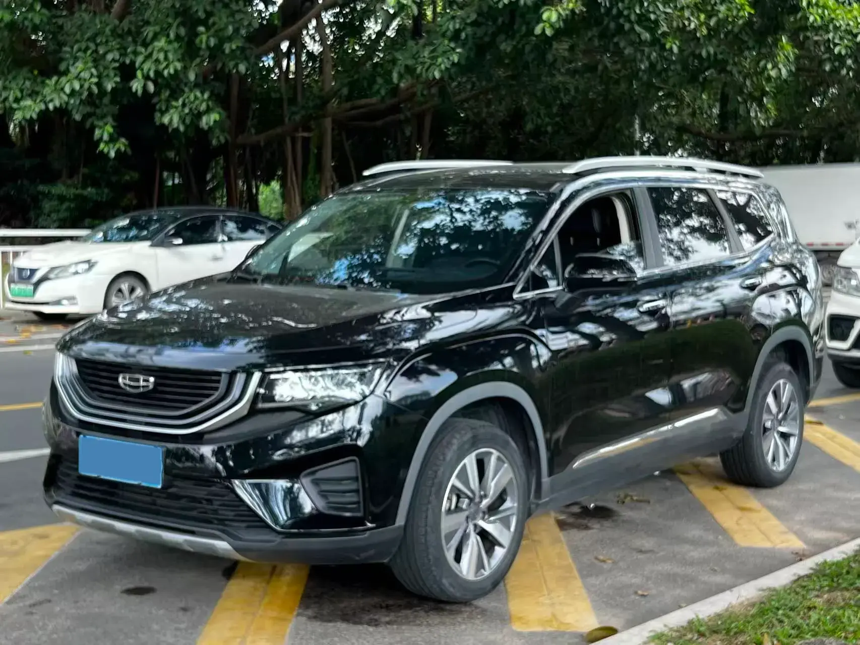 2020 GEELY OKAVANGO view 1