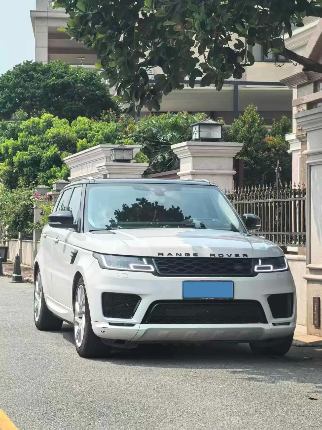 2020 LAND ROVER thumbnail 2