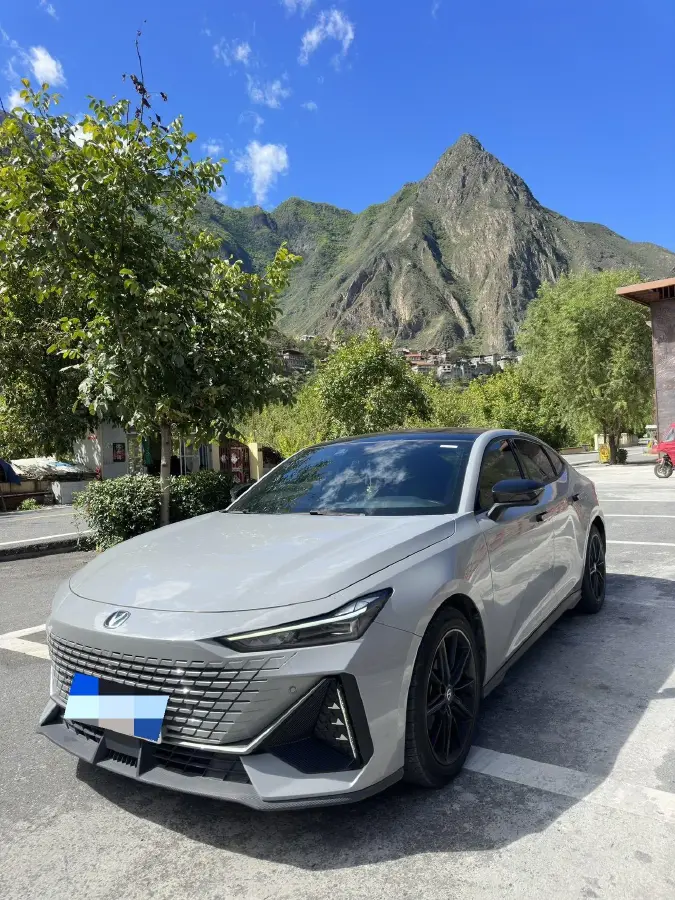 2022 ChangAn UNI-V 1.5T 188HP L4 7DCT