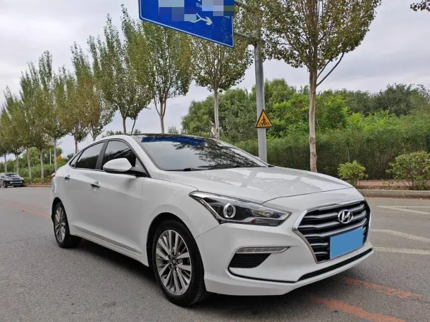 2017 HYUNDAI MISTRA thumbnail 3