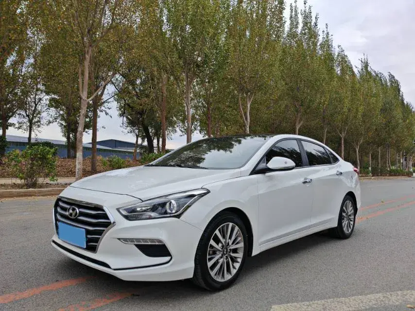 2017 HYUNDAI MISTRA view 1