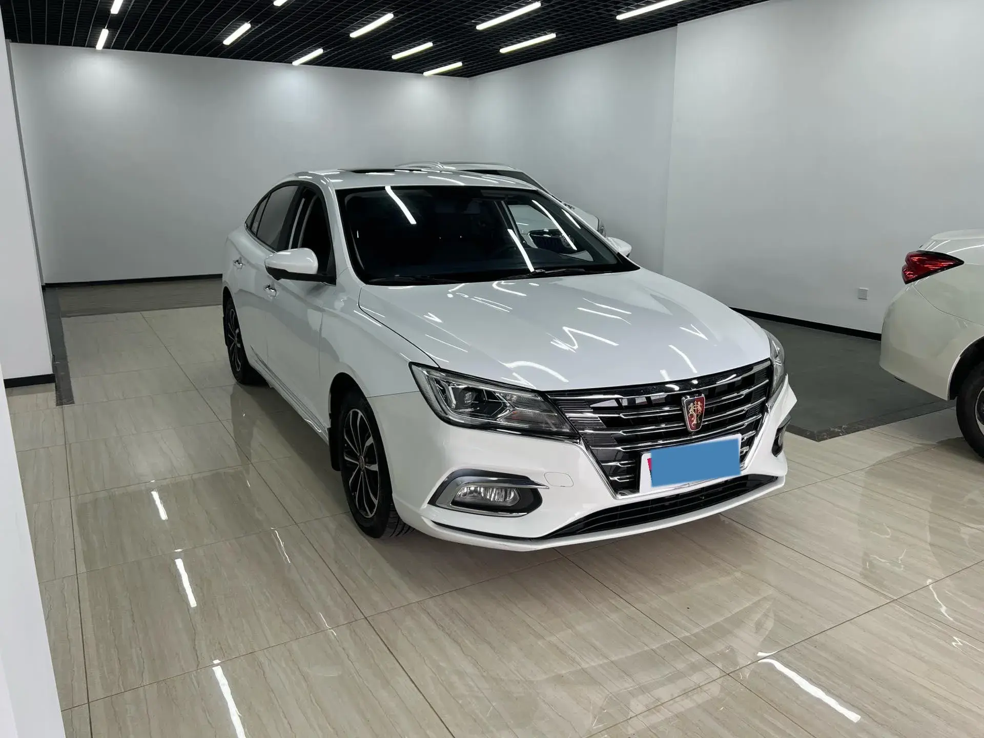 2019 ROEWE I5 thumbnail 2