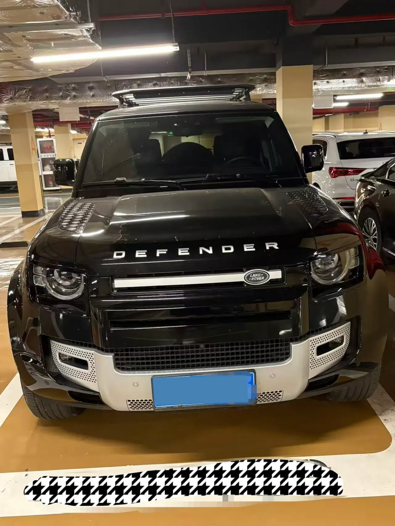 2024 LAND ROVER thumbnail 4