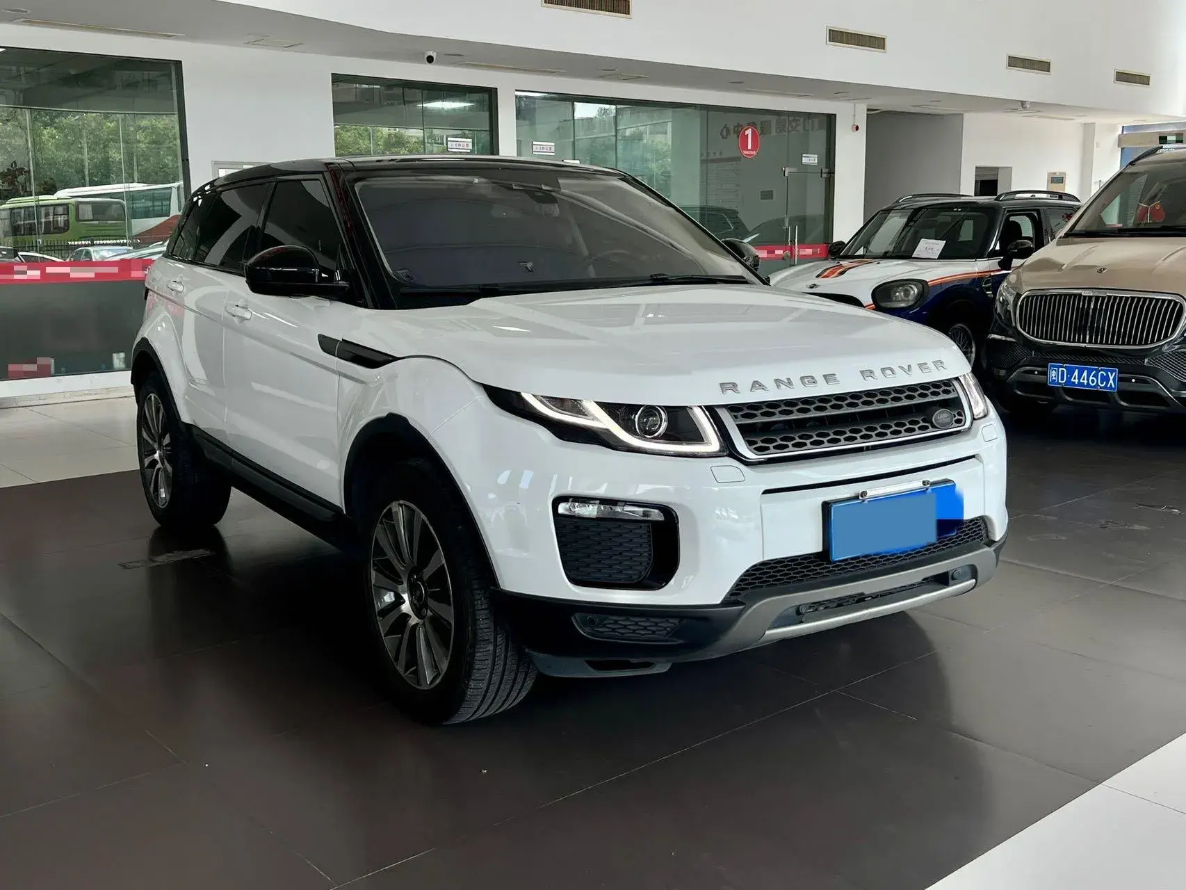 2018 LAND ROVER thumbnail 3