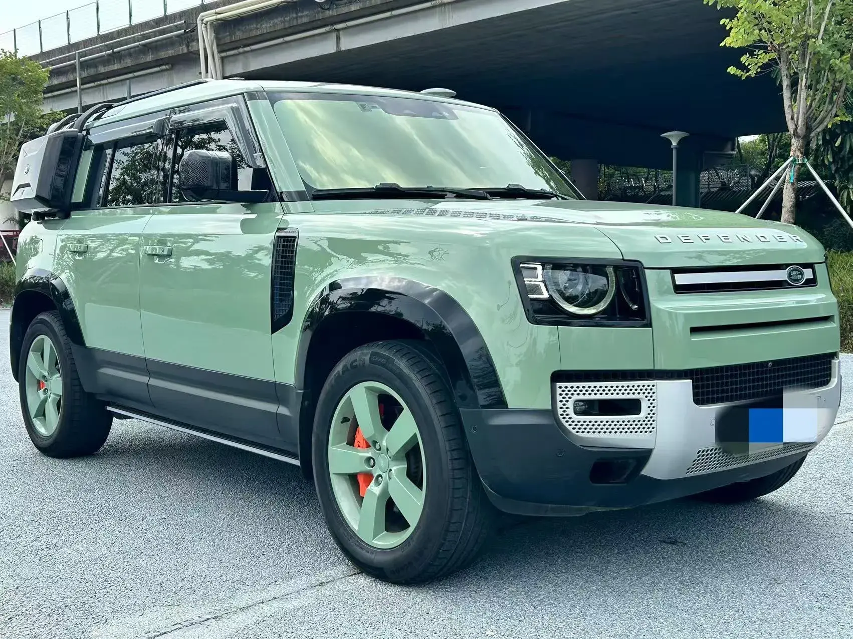 2023 LAND ROVER thumbnail 3