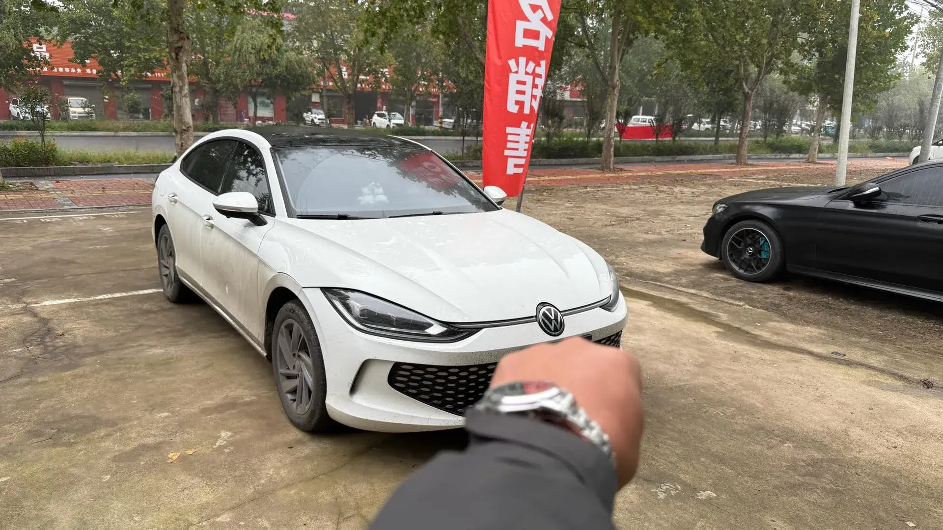 2025 VOLKSWAGEN LAMANDO thumbnail 2