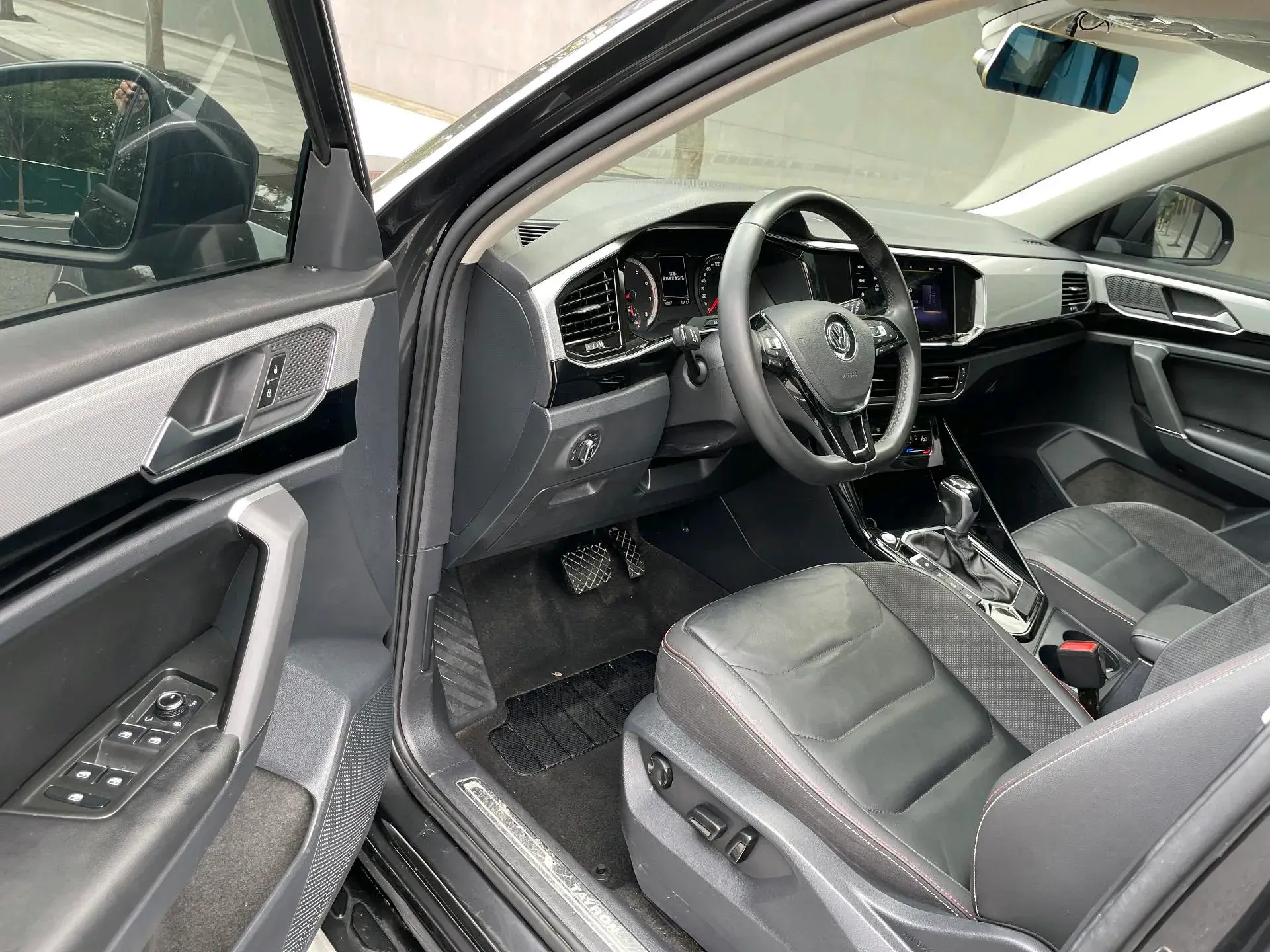 2020 VOLKSWAGEN TAYRON thumbnail 4