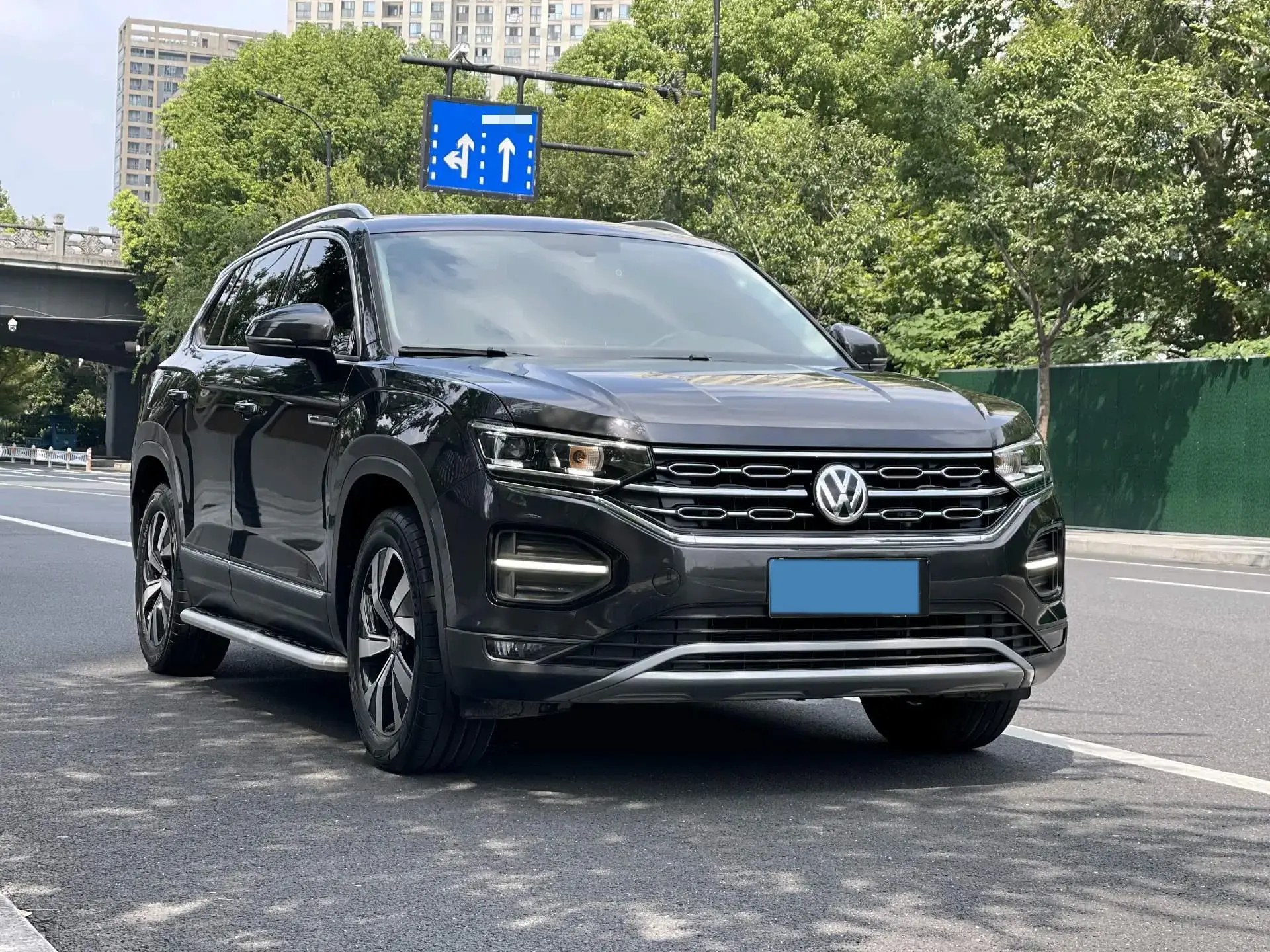 2020 VOLKSWAGEN TAYRON thumbnail 3