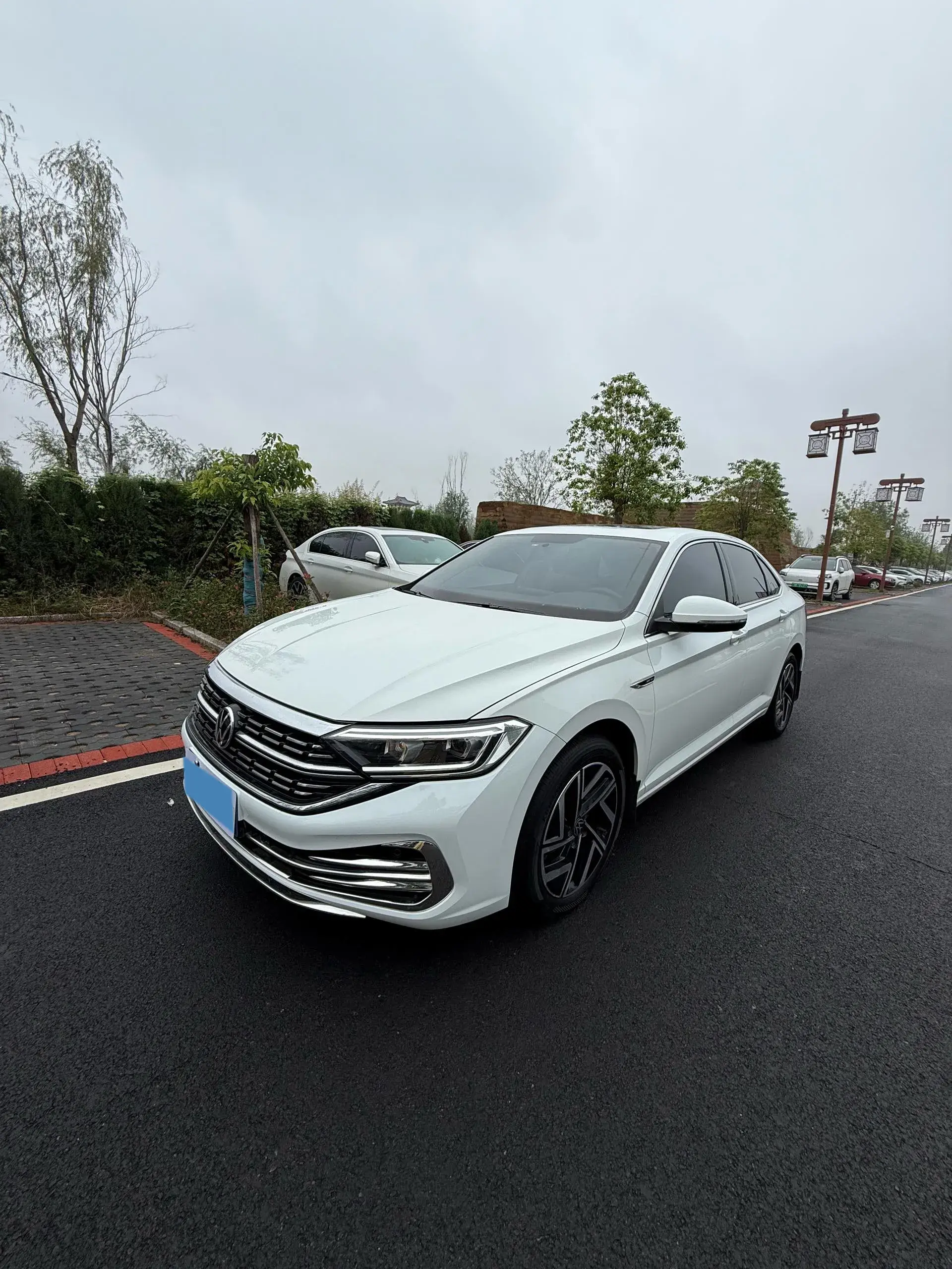 2023 VOLKSWAGEN SAGITAR view 1