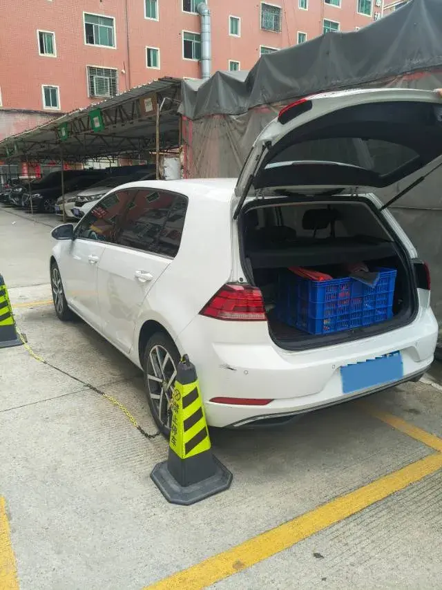 2020 VOLKSWAGEN GOLF thumbnail 4