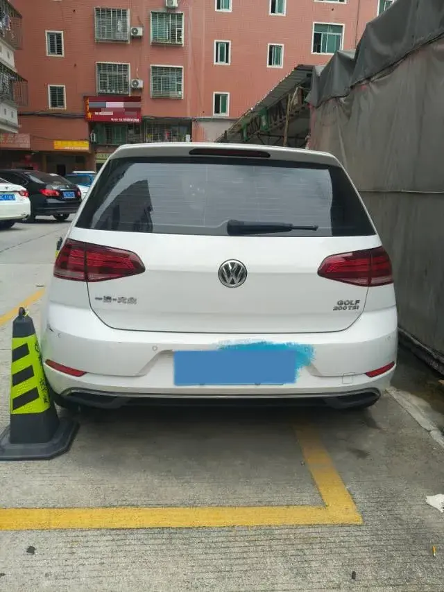 2020 VOLKSWAGEN GOLF thumbnail 3