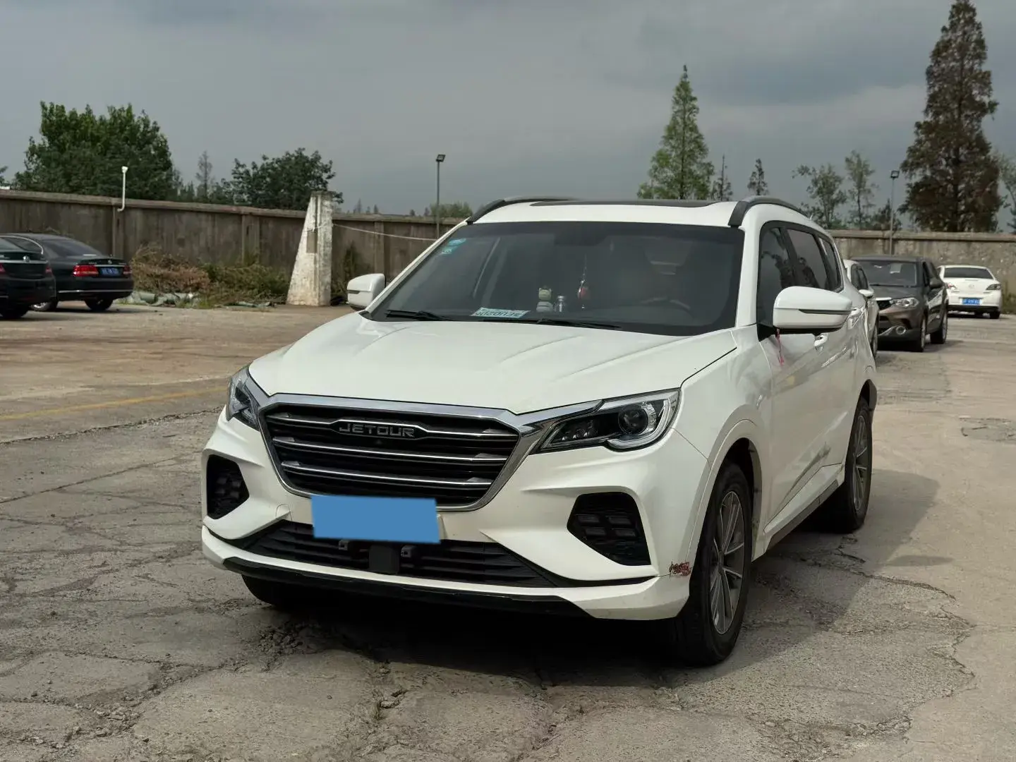 2020 JETOUR X70 view 1