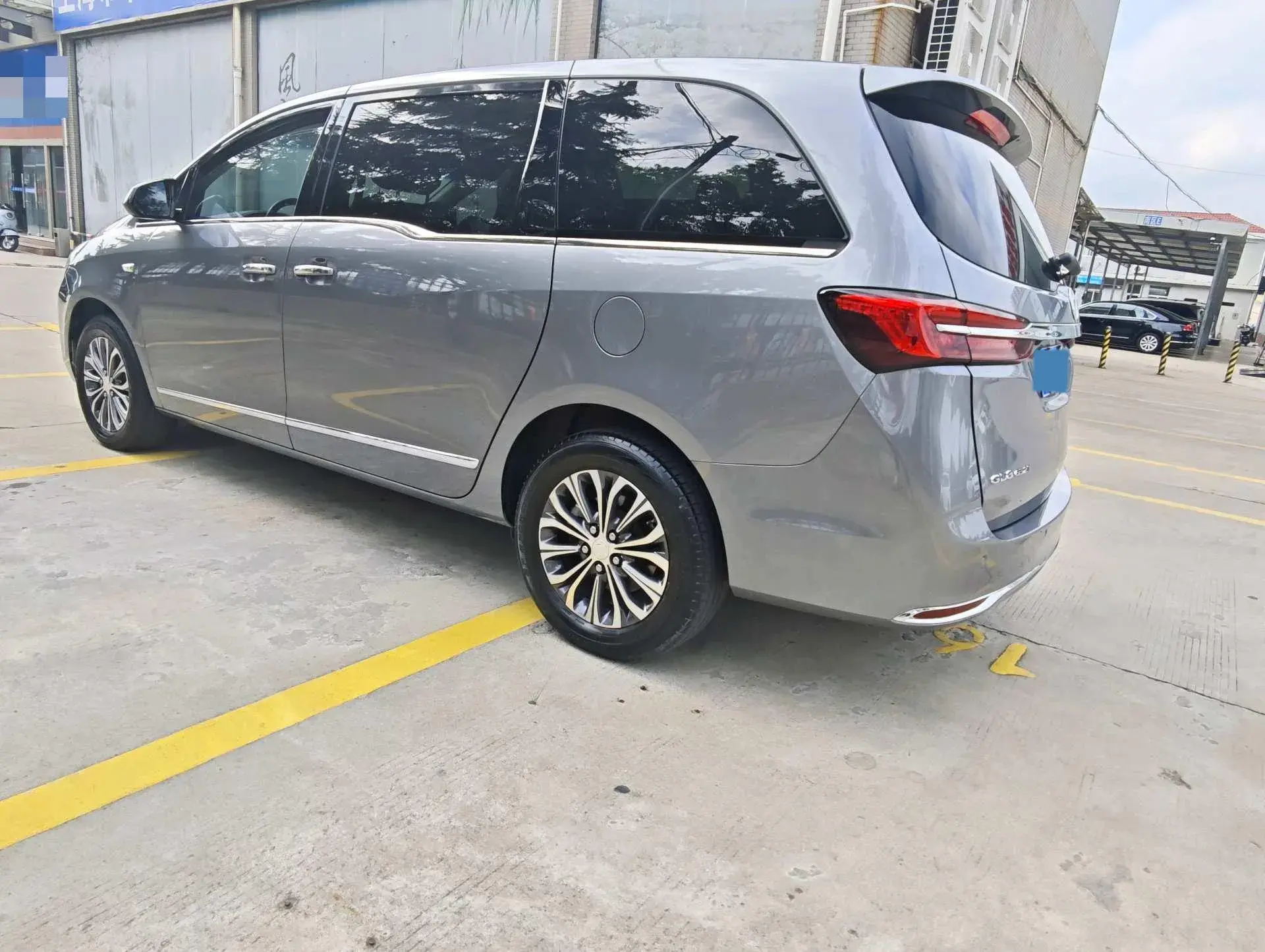 2021 BUICK GL8 thumbnail 3