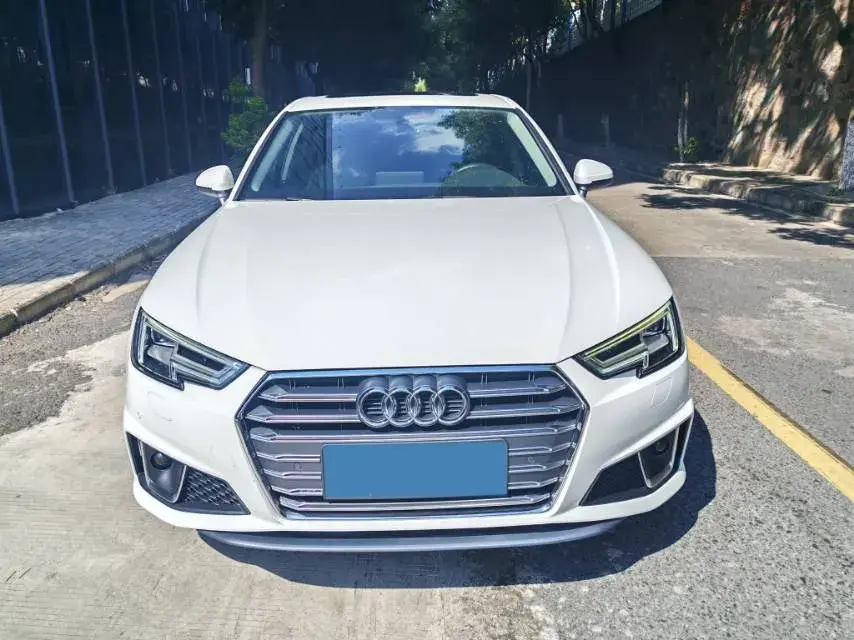 2019 AUDI A4L thumbnail 2