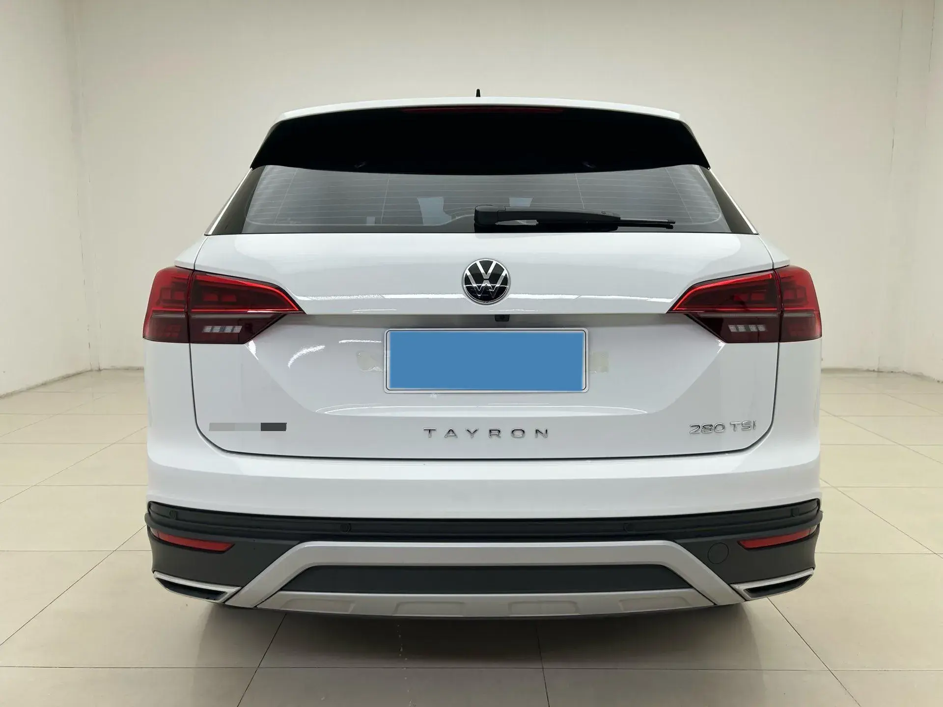 2022 VOLKSWAGEN TAYRON thumbnail 4