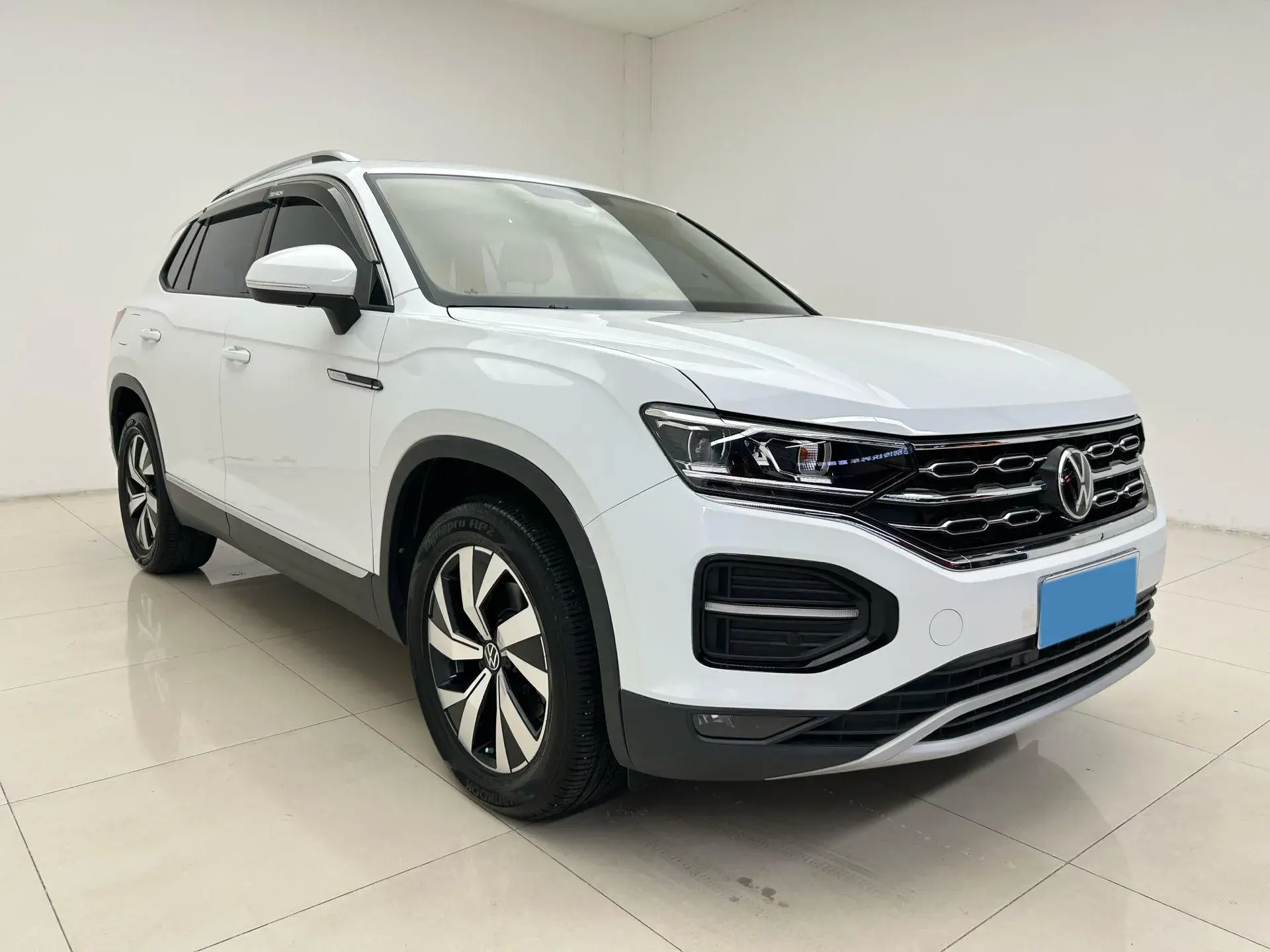 2022 VOLKSWAGEN TAYRON thumbnail 3