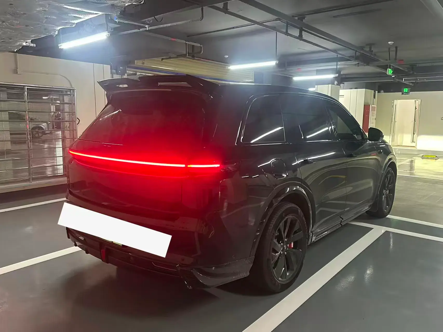 2023 LI L8 thumbnail 2