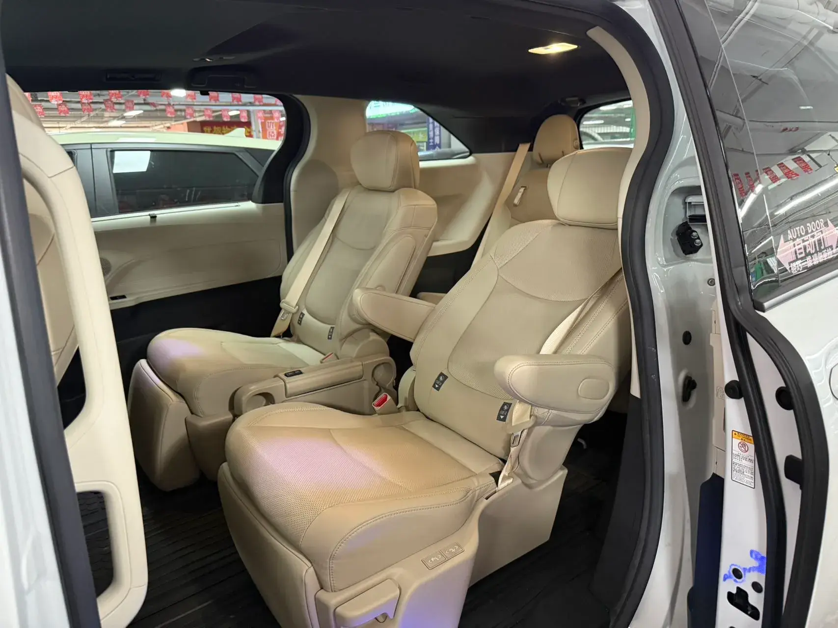 2021 TOYOTA SIENNA thumbnail 4