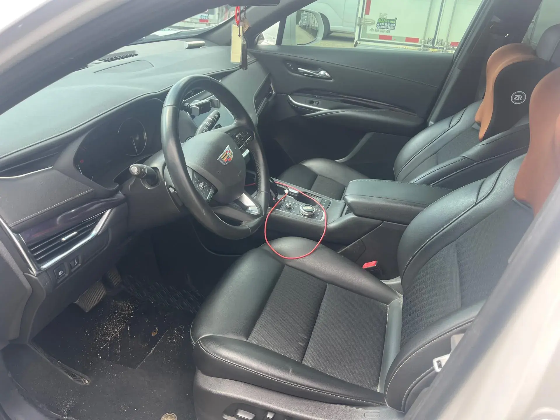 2021 CADILLAC XT4 thumbnail 4