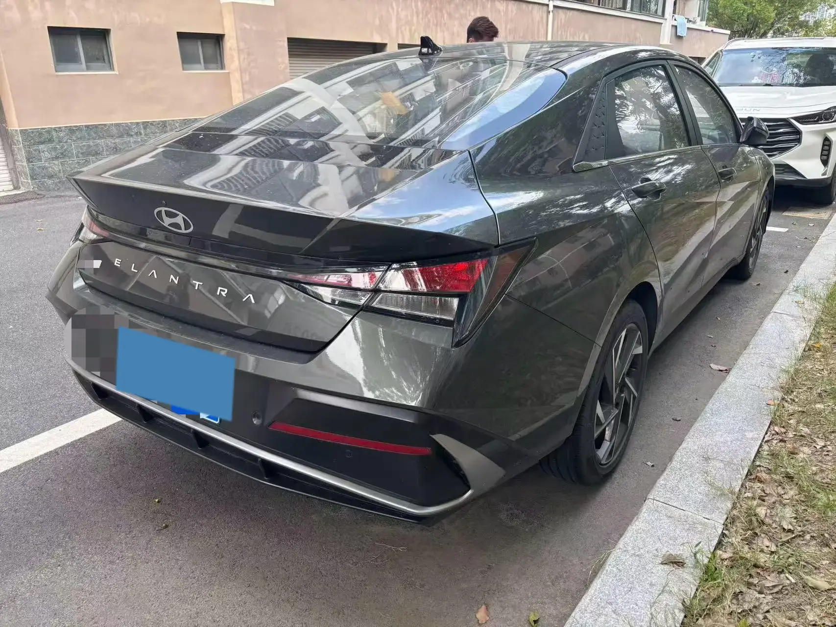 2023 HYUNDAI ELANTRA thumbnail 2