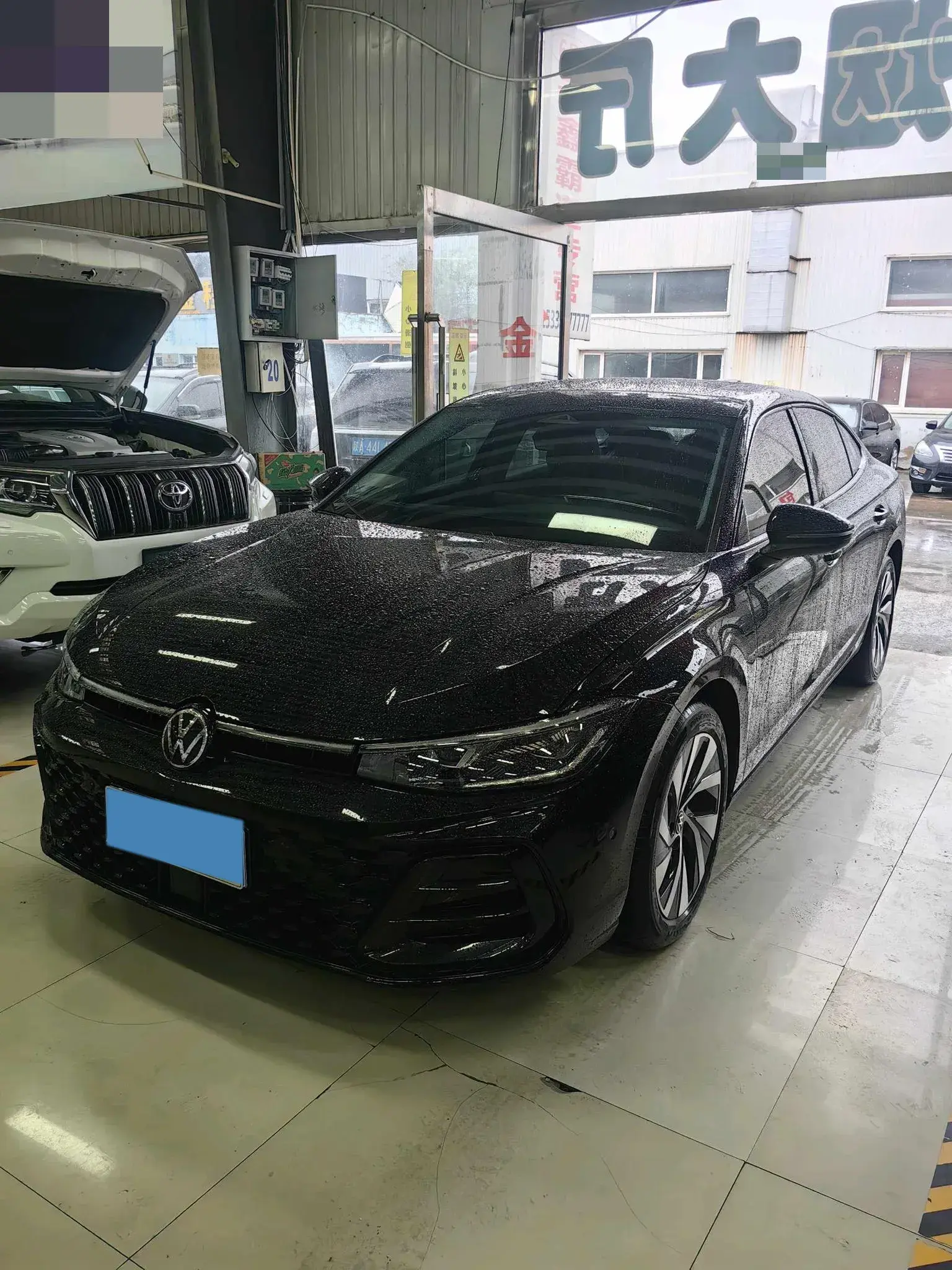 2025 VOLKSWAGEN PASSAT view 1