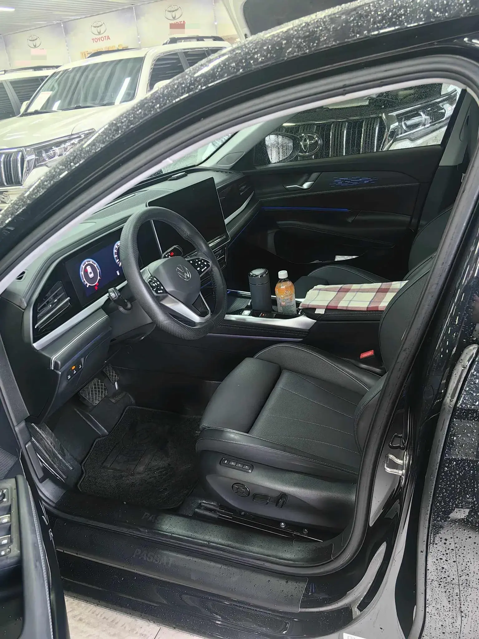 2025 VOLKSWAGEN PASSAT thumbnail 3