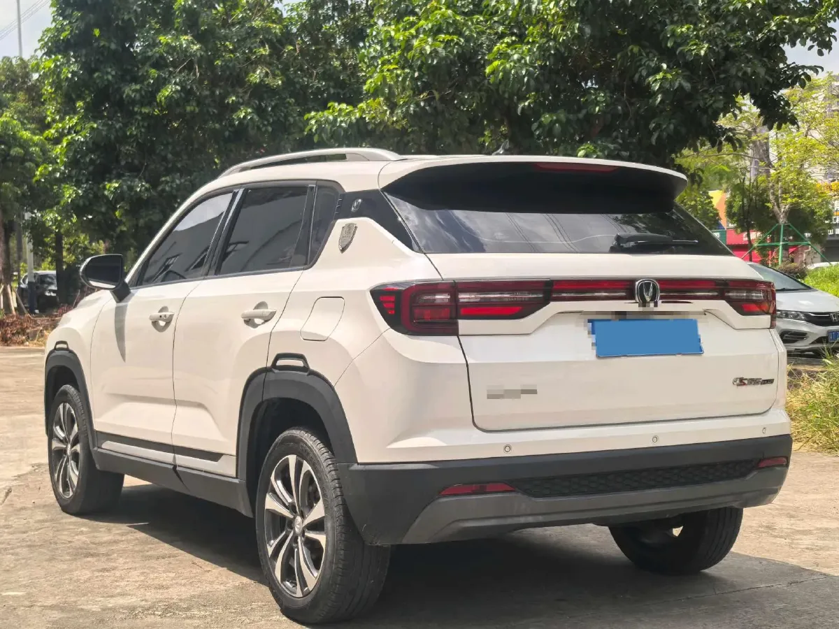 2021 ChangAn CS35 Plus 1.6L 128HP L4 5MT,autocango,china used car exporter,china ev exporter,chinese used car exporter,chinese used ev exporter