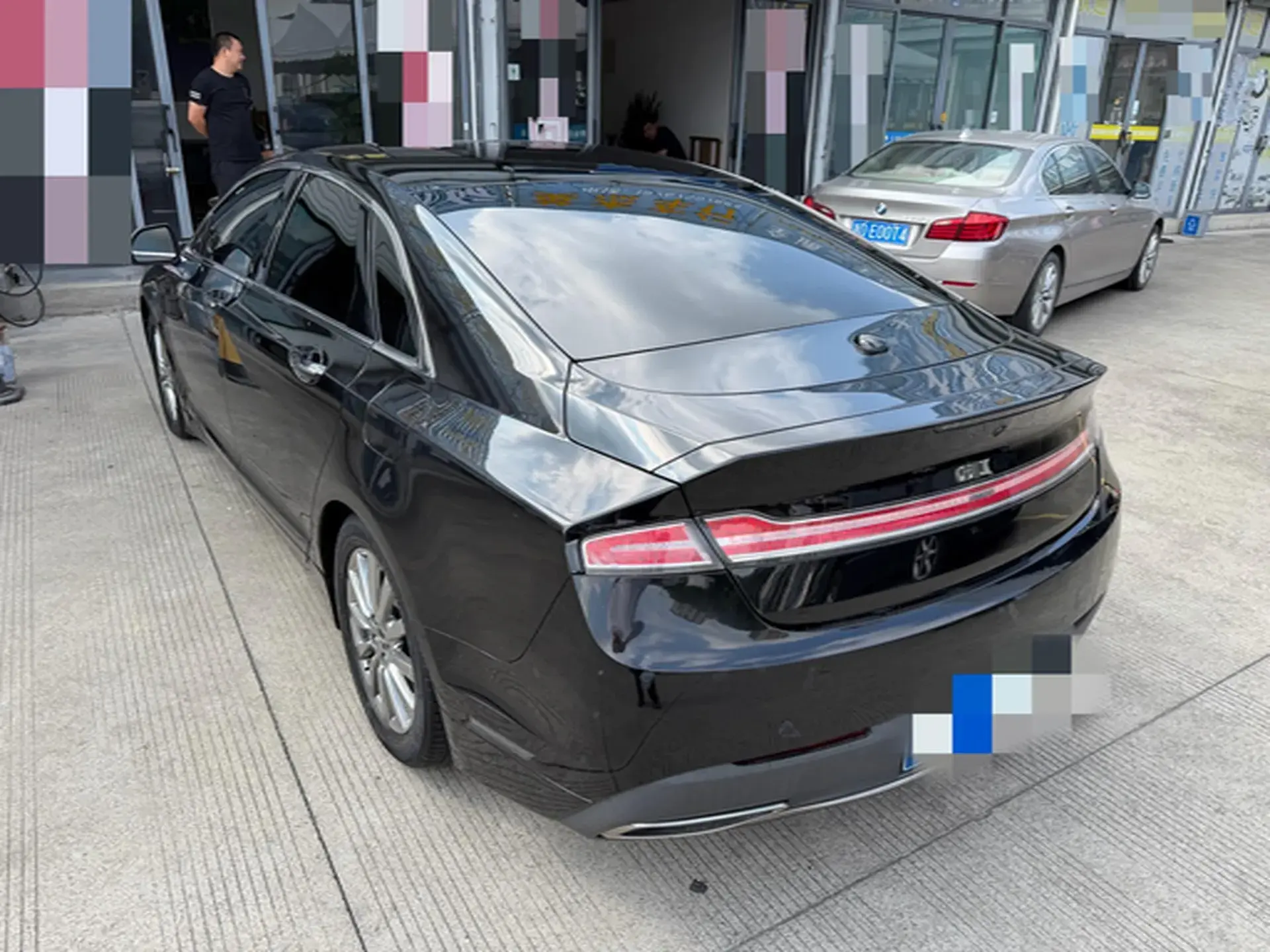 2019 LINCOLN MKZ thumbnail 3