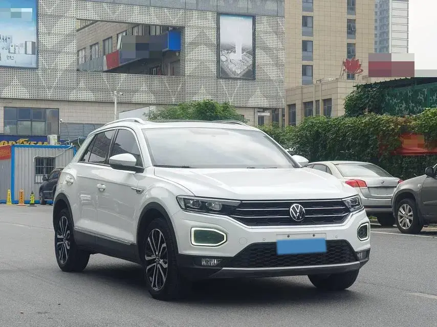 2022 VOLKSWAGEN T-ROC thumbnail 3
