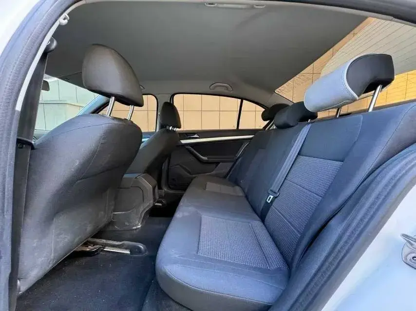 2018 VOLKSWAGEN BORA thumbnail 3