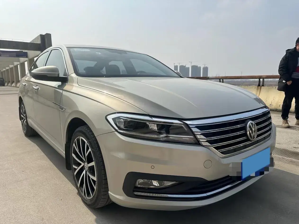 2018 VOLKSWAGEN LAVIDA thumbnail 2