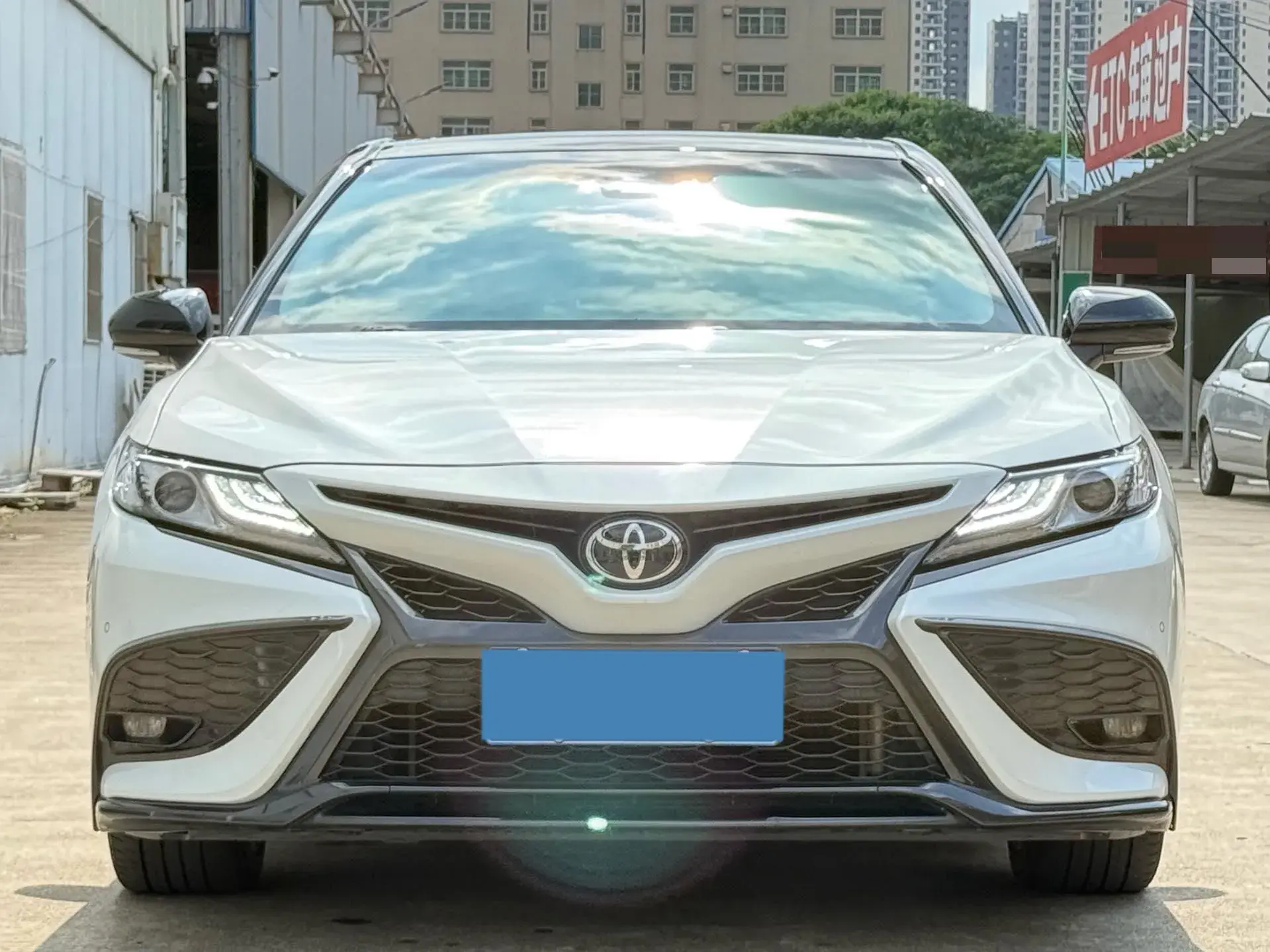 2022 TOYOTA CAMRY thumbnail 2
