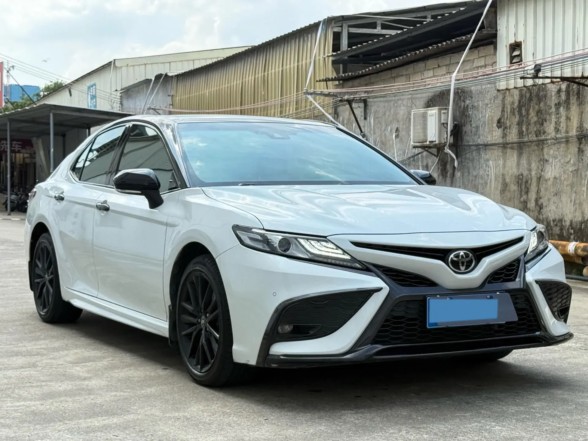 2022 TOYOTA CAMRY thumbnail 3