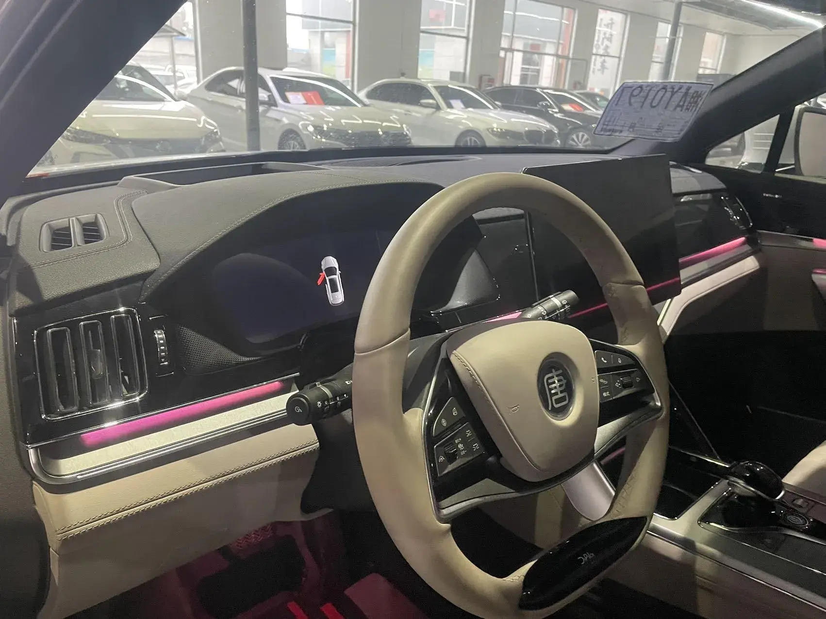 2024 BYD TANG thumbnail 4