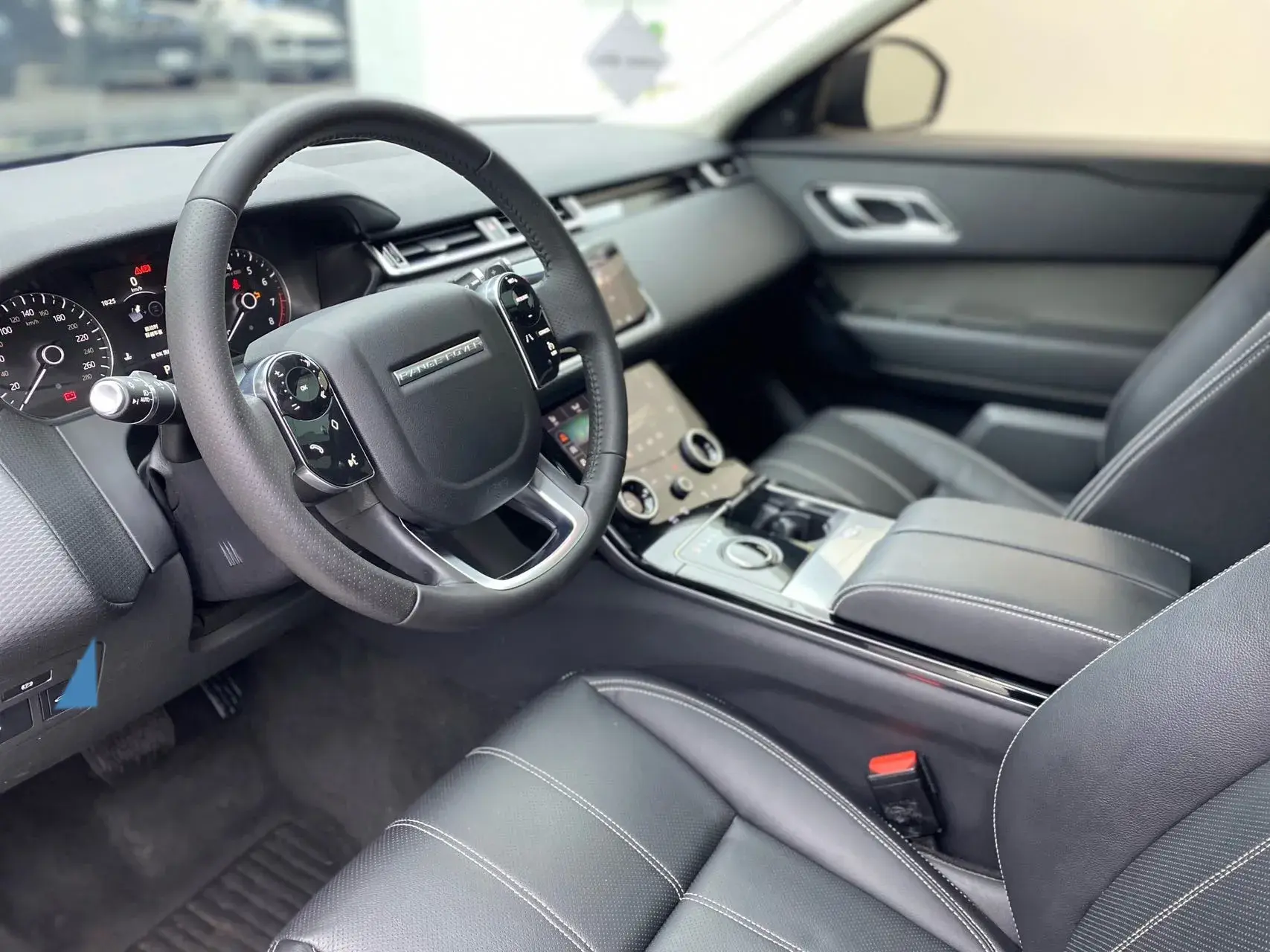 2017 LAND ROVER thumbnail 2