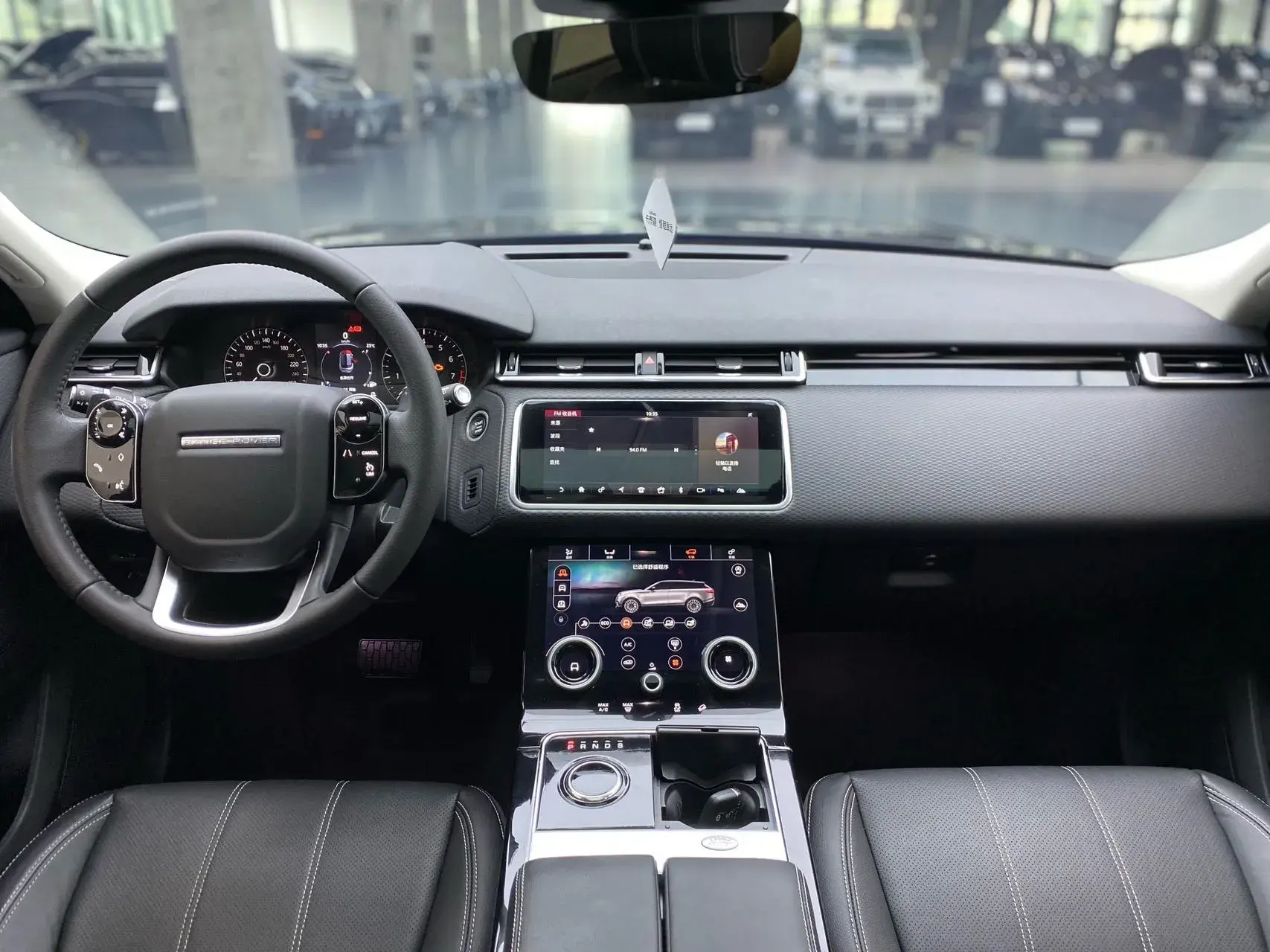 2017 LAND ROVER thumbnail 4