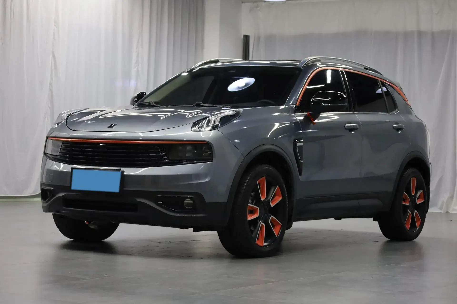 2019 LYNK&CO 01 view 1
