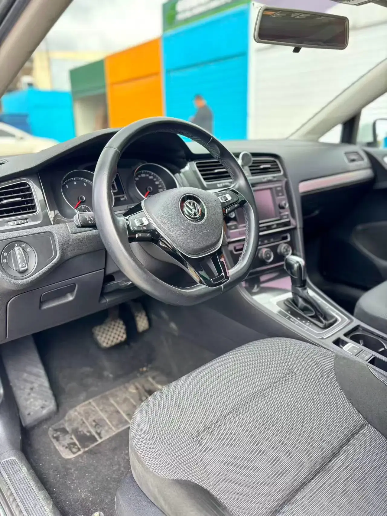 2018 VOLKSWAGEN GOLF thumbnail 4