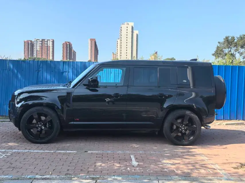 2023 LAND ROVER thumbnail 2