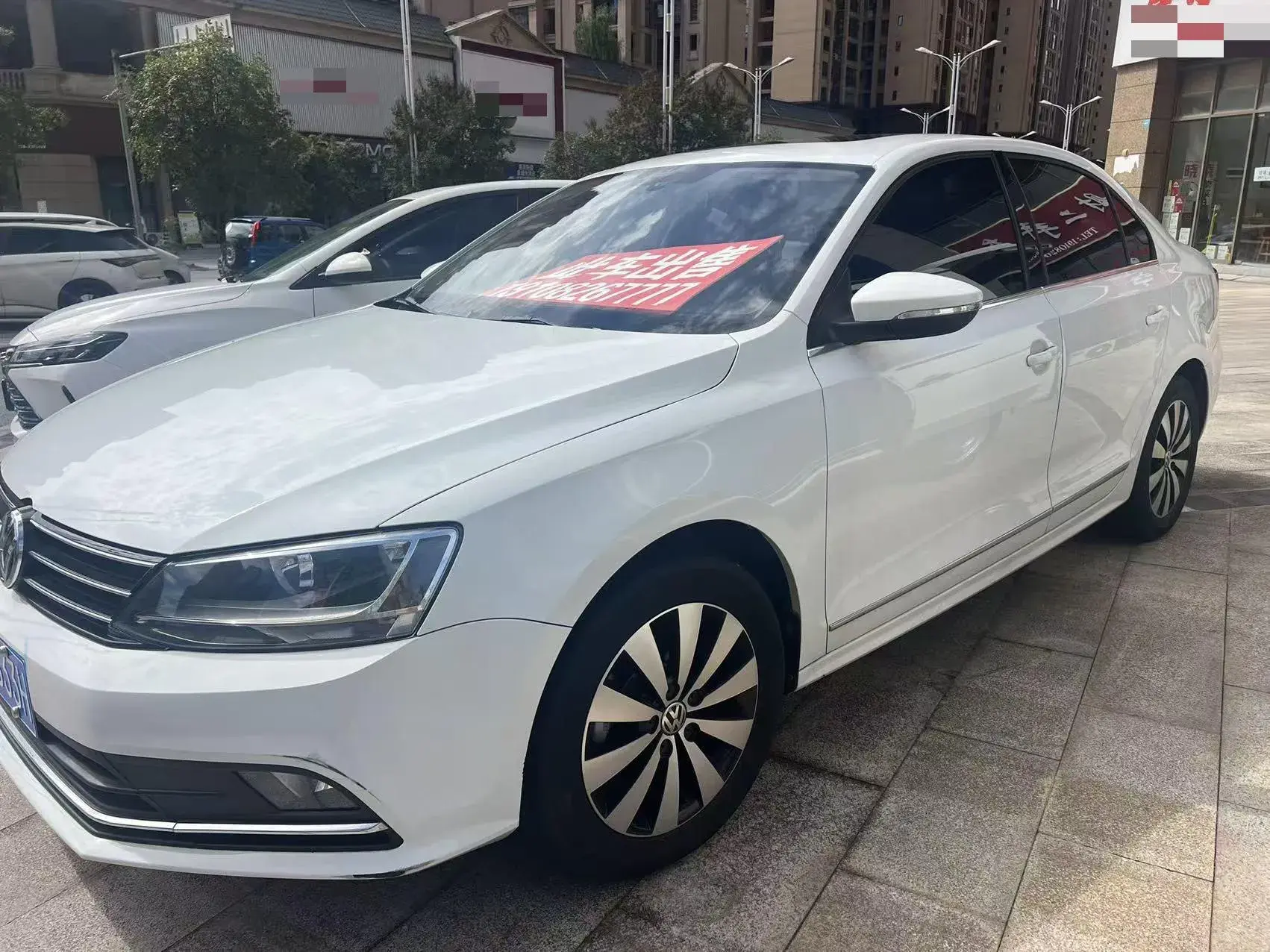 2018 VOLKSWAGEN SAGITAR view 1