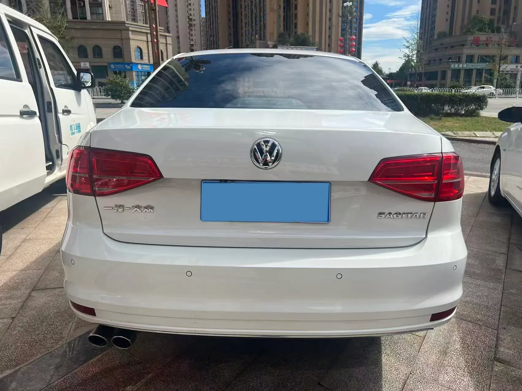 2018 VOLKSWAGEN SAGITAR thumbnail 4