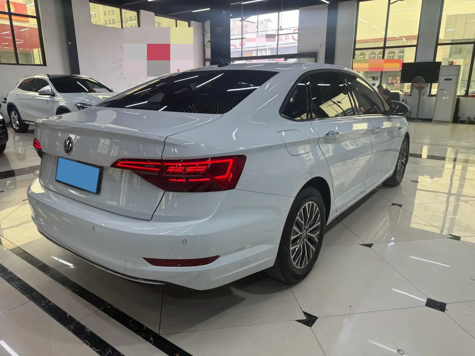 2021 VOLKSWAGEN SAGITAR thumbnail 4