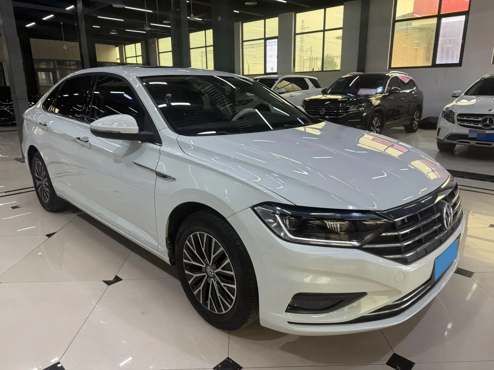 2021 VOLKSWAGEN SAGITAR thumbnail 3