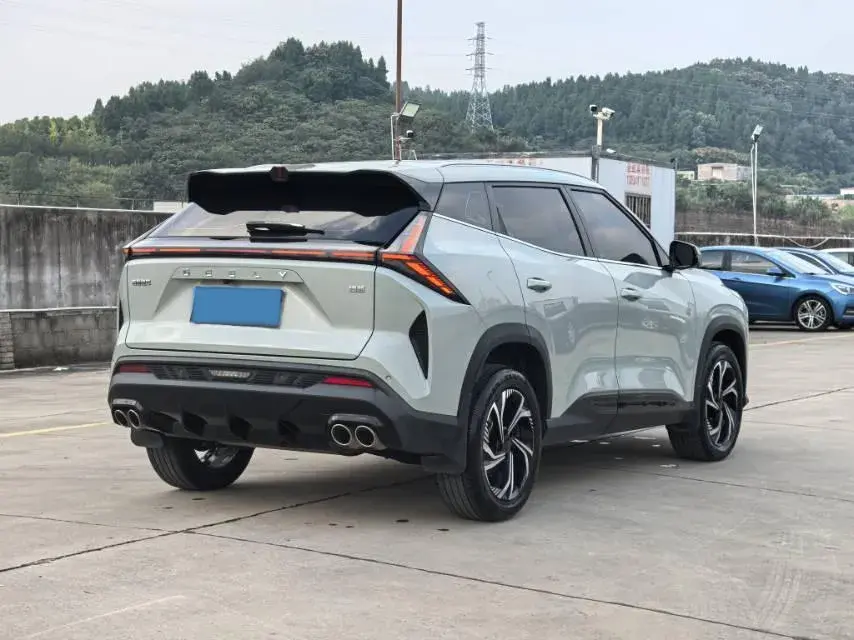 2023 GEELY AZKARRA thumbnail 3
