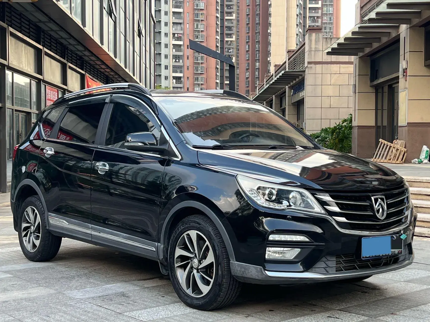 2017 BAOJUN 560 thumbnail 3