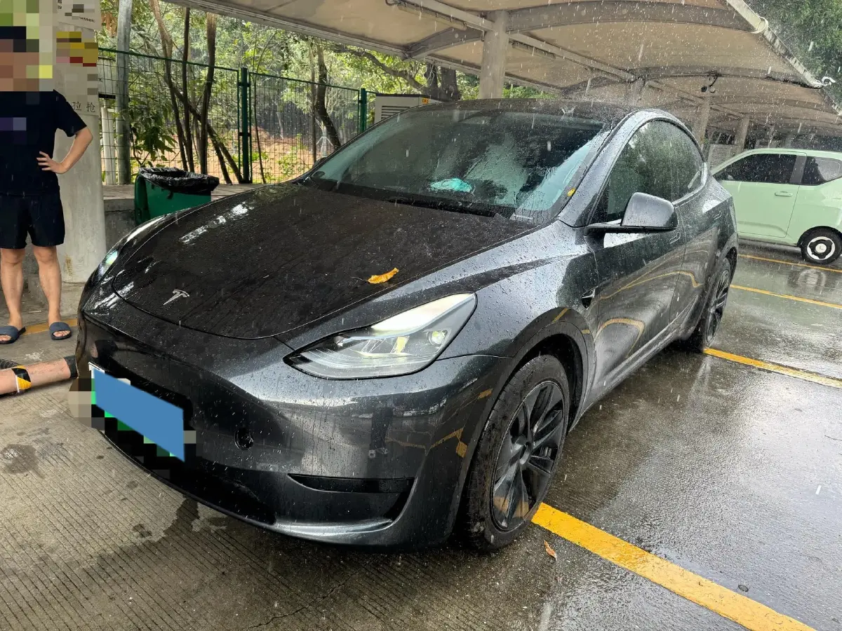 2024 Tesla Model Y BEV 60KWH