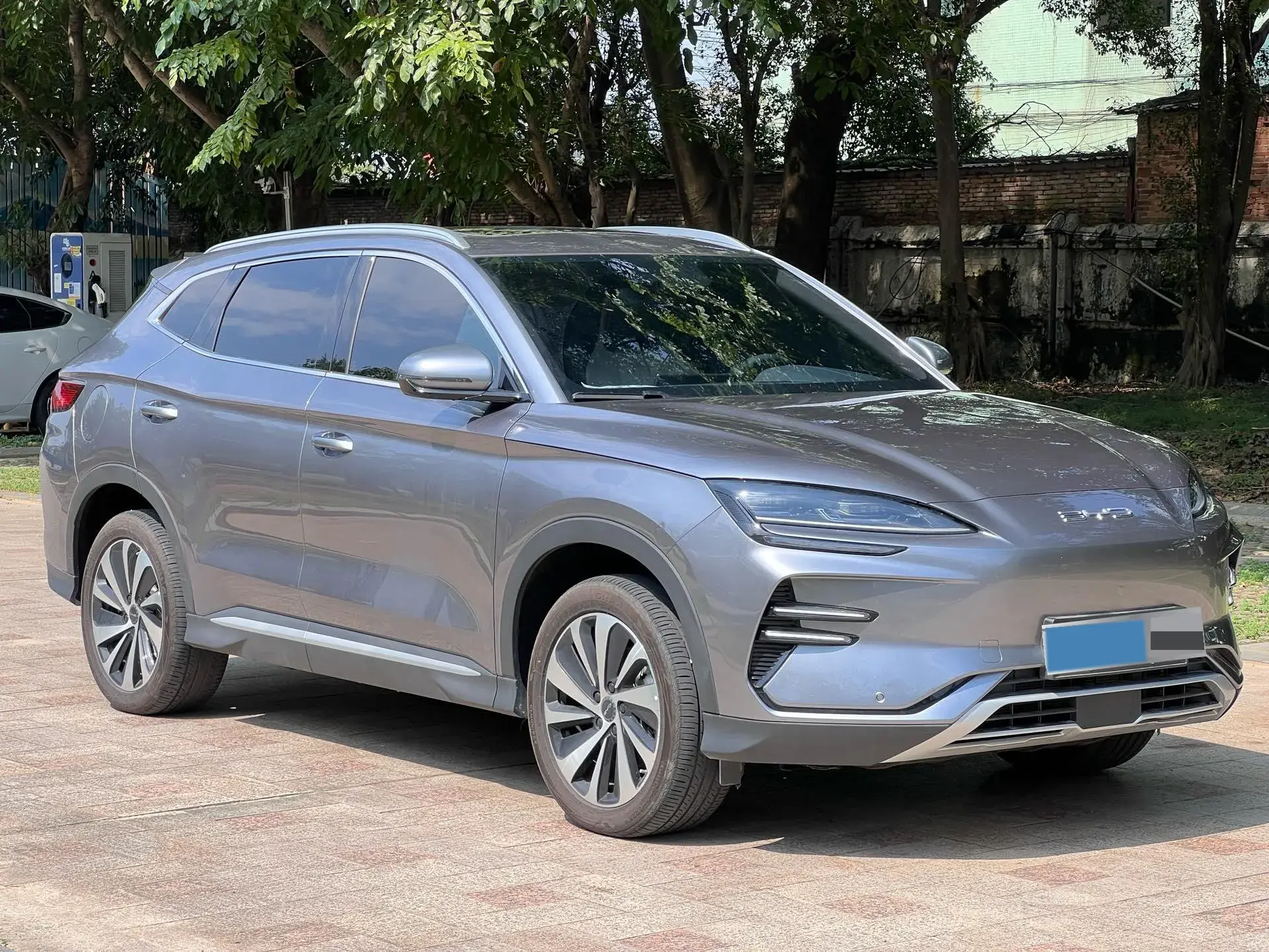 2024 BYD SONG thumbnail 3