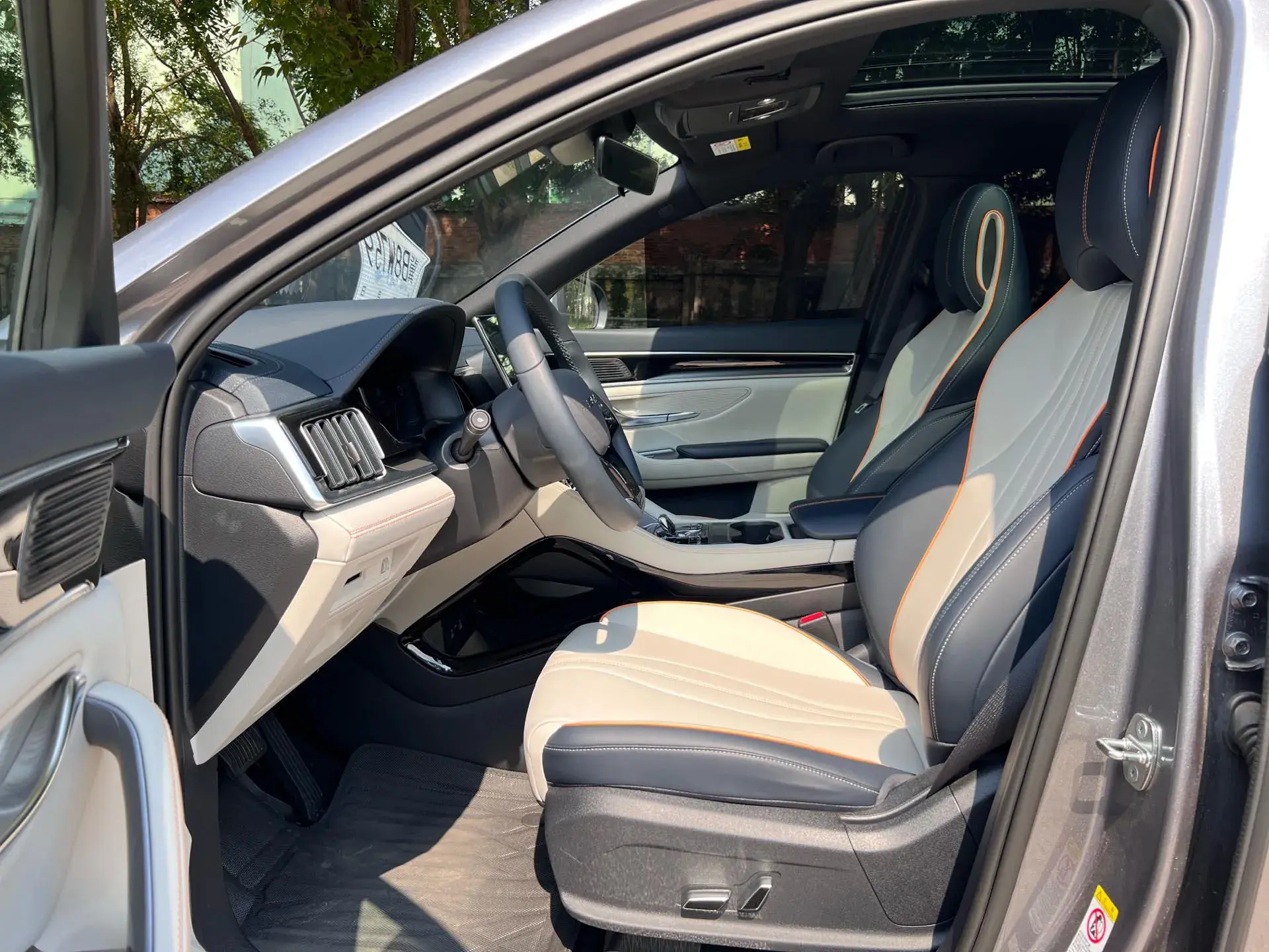 2024 BYD SONG thumbnail 4